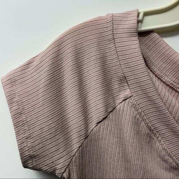 Le chateau light pink buttoned top size medium - Picture 4 of 5